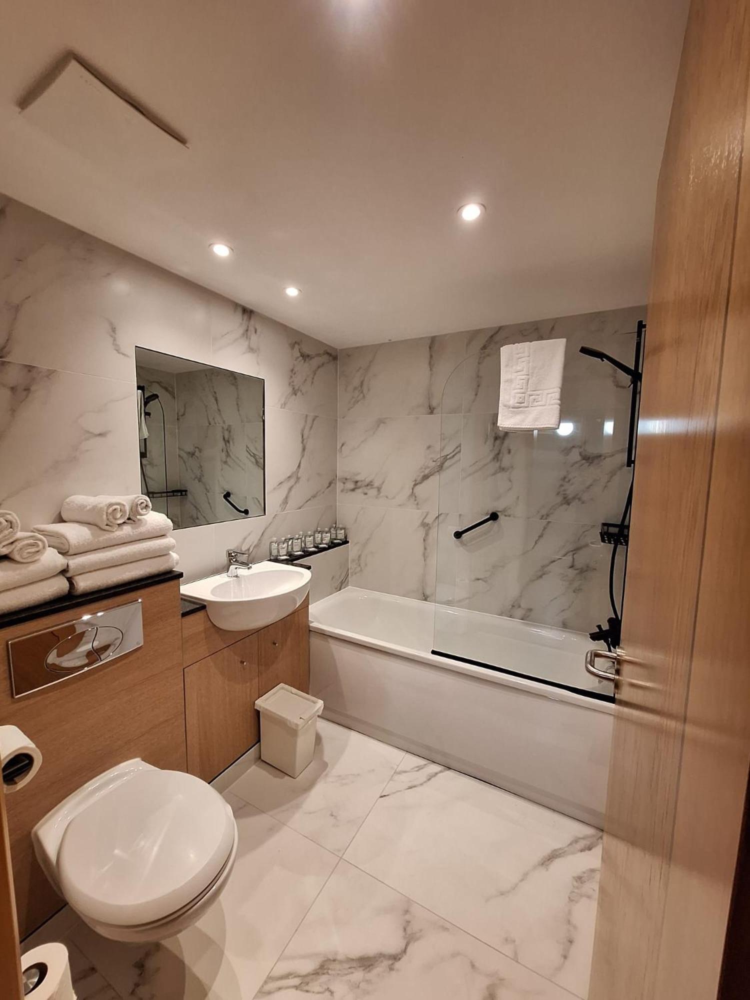 Five Lamps Suites Dublin Extérieur photo