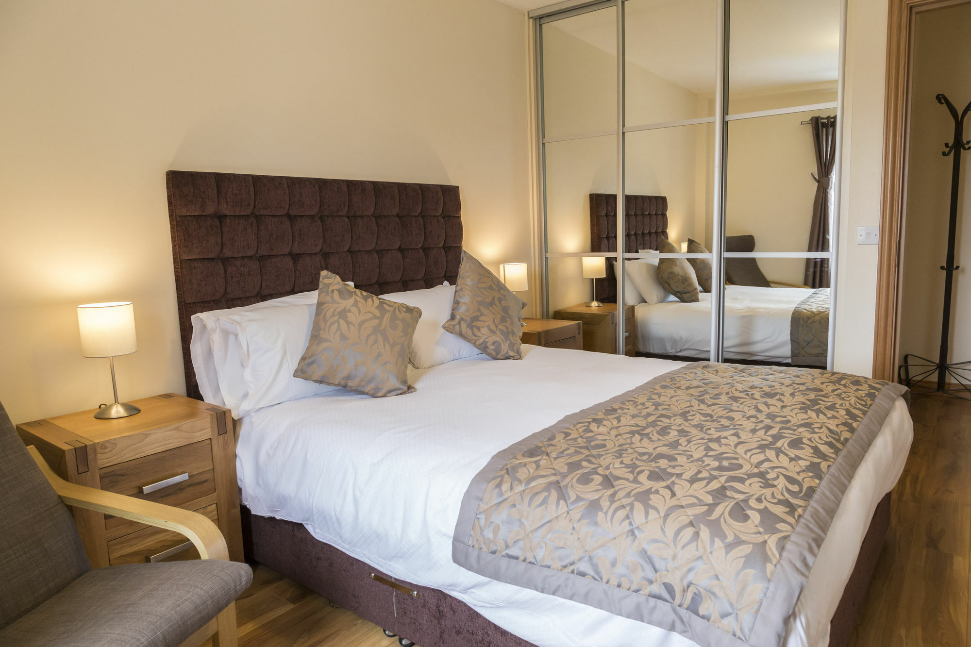 Five Lamps Suites Dublin Extérieur photo